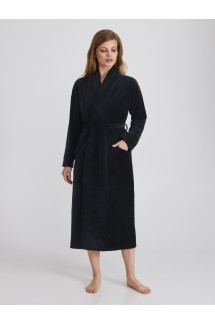 Женский велюровый халат черного цвета 