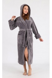 Женский длинный халат с капюшоном из бамбуковой махры пудрового цвета на запах