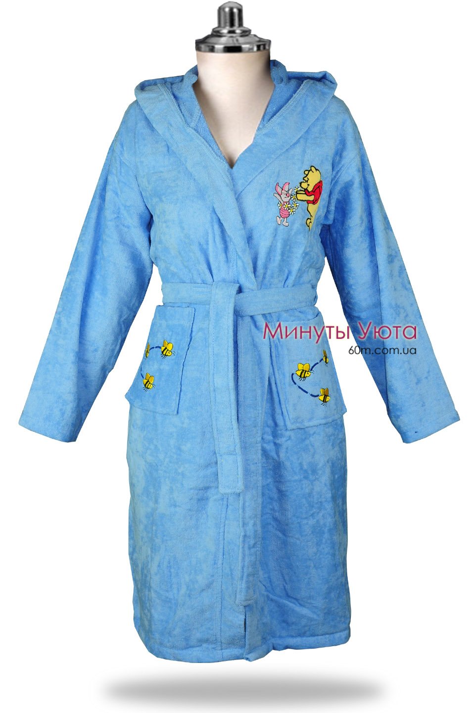 Хлопковый халат  в голубом цвете с вышивкой на карманах 