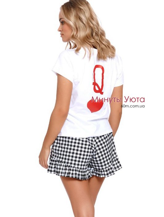 Женская стильная пижама с белой футболкой и клетчатыми шортами с рюшами Dobra Nochka