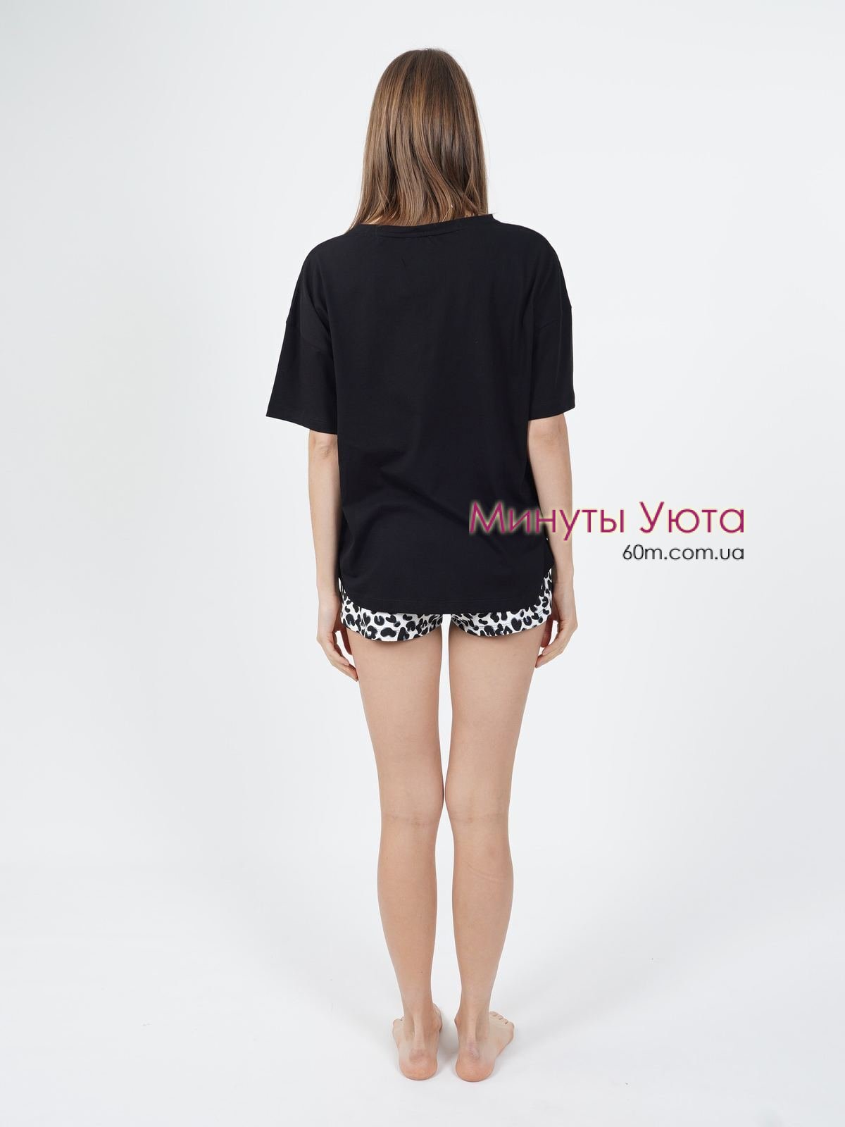 Женская пижама с футболкой свободного кроя черного цвета и шортами  Vienetta Secret